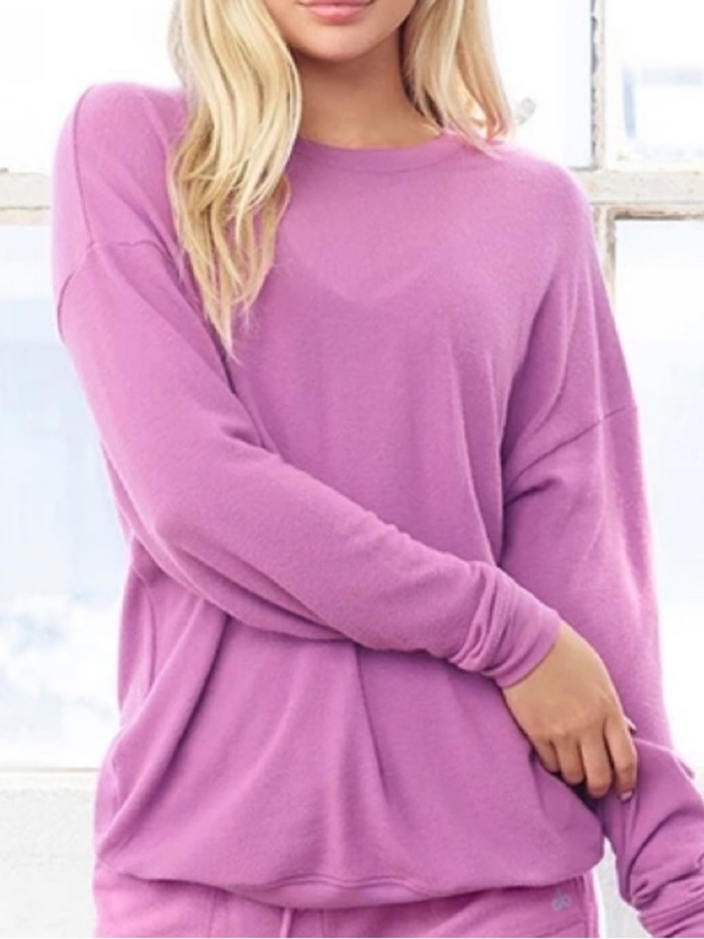 Alo Yoga Soho Pullover Long Sleeve in Electric Violet Size XS
